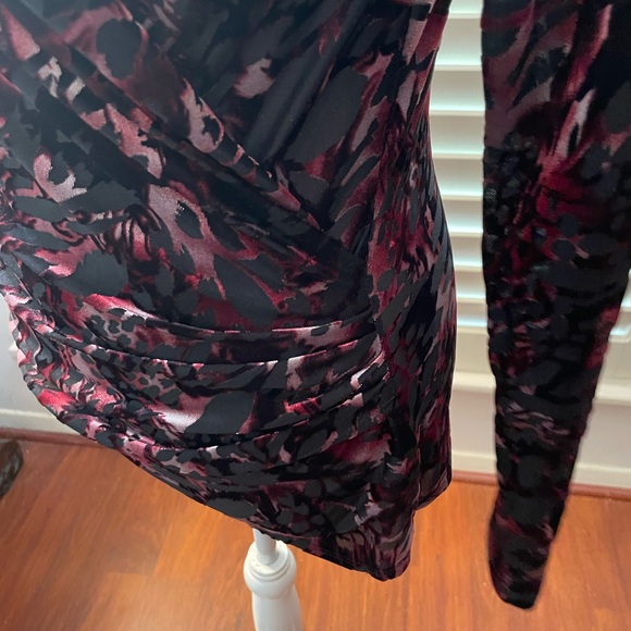 Karen Kane red black velvet burn out blouse size small faux wrap spandex sheer - Picture 9 of 16